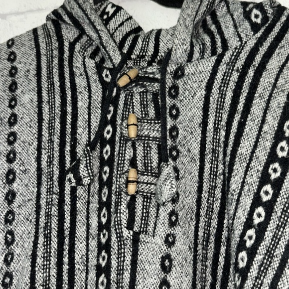 Boho Poncho Made in Nepal - Picture 10 of 10